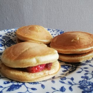 ホットケーキミックスでいちごどら焼き！